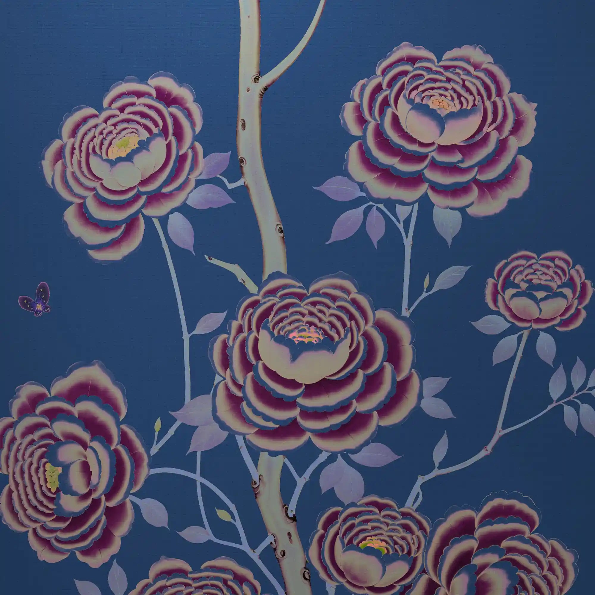 舒适的蓝色中式墙纸，带有宁静的花朵纹理和充满活力的艺术效果。