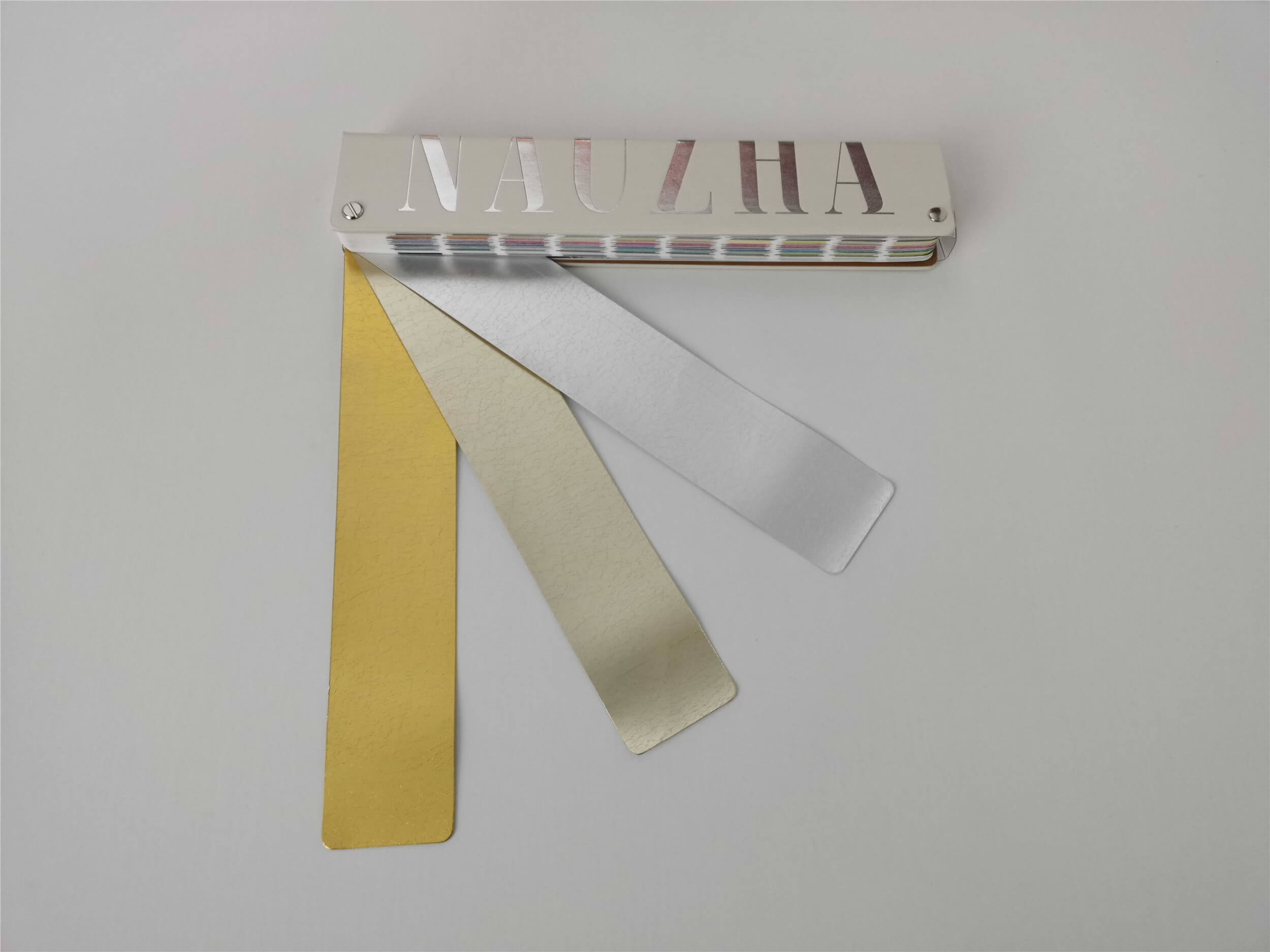 NAUZHA Farbfächer-Buch